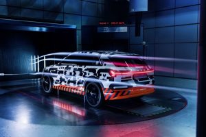Электрокар Audi e-tron получит виртуальные зеркала заднего вида»